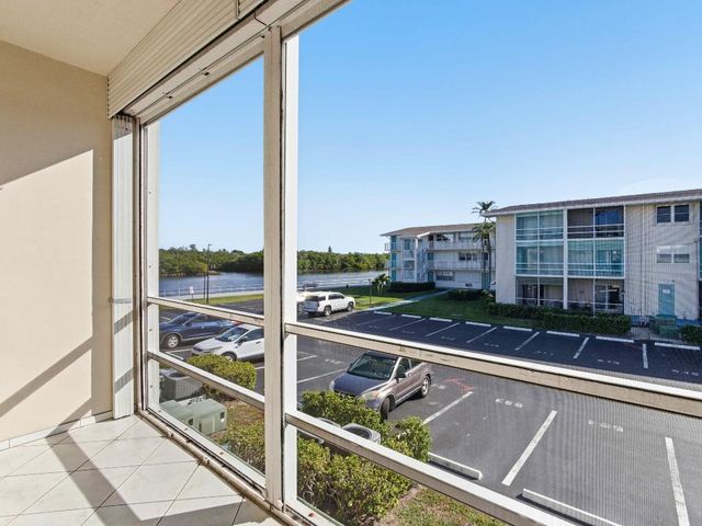 530 Horizons E 205, Boynton Beach, FL 33435