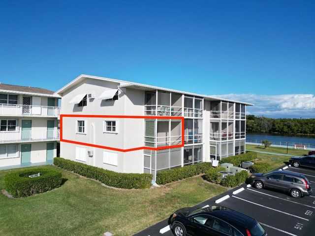 530 Horizons E 205, Boynton Beach, FL 33435