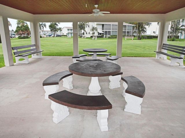 530 Horizons E 205, Boynton Beach, FL 33435