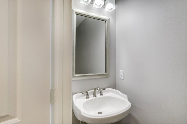 300 St Joseph Parkway 212, Houston, TX 77002
