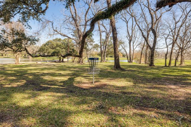 1009 Valiant Drive, Bay City, TX 77414