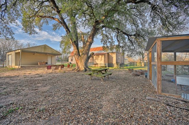 12528 Fm 109, Industry, TX 78944