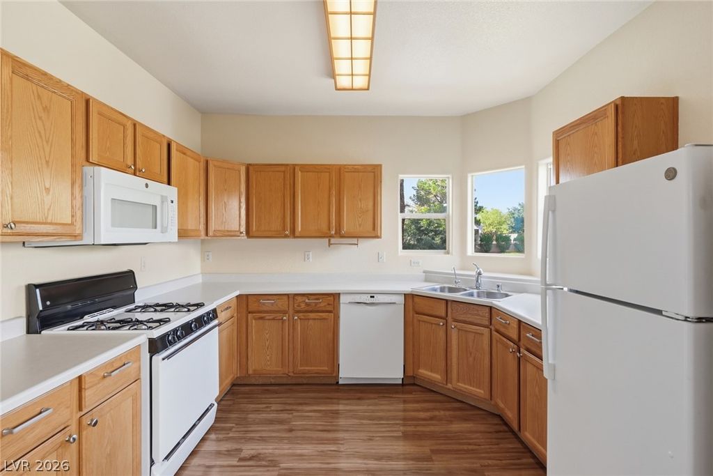 2000 Turquoise Ridge Street 103, Las Vegas, NV 89117 — photo 3