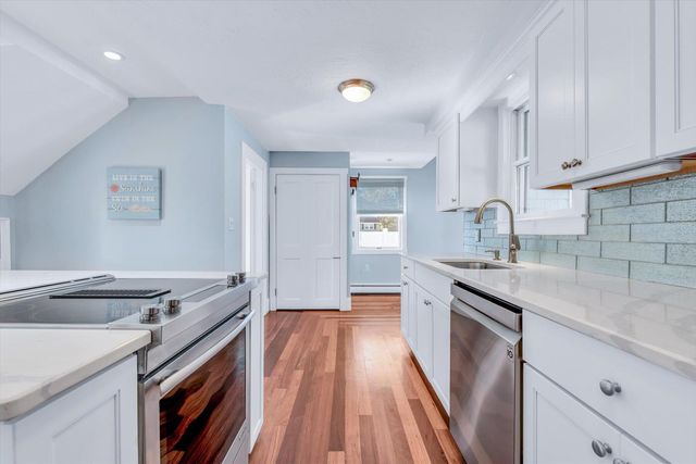 22 Bay View Avenue, Buzzards Bay, MA 02532