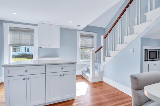 22 Bay View Avenue, Buzzards Bay, MA 02532