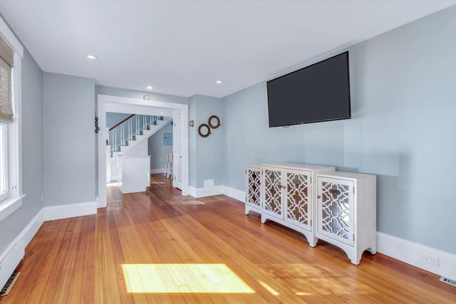 22 Bay View Avenue, Buzzards Bay, MA 02532