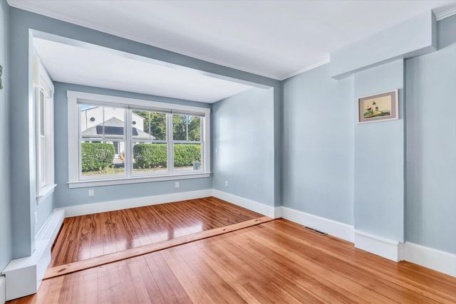 22 Bay View Avenue, Buzzards Bay, MA 02532