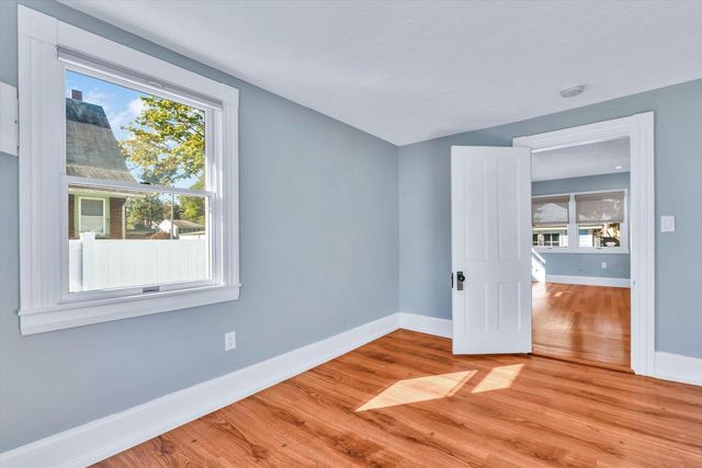 22 Bay View Avenue, Buzzards Bay, MA 02532