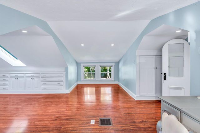 22 Bay View Avenue, Buzzards Bay, MA 02532