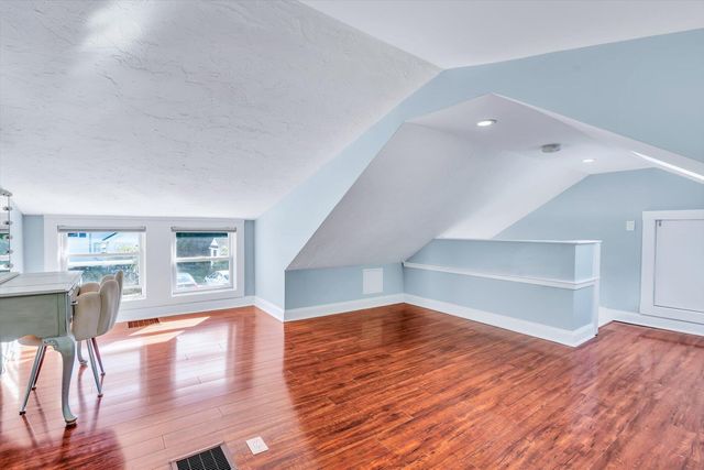 22 Bay View Avenue, Buzzards Bay, MA 02532