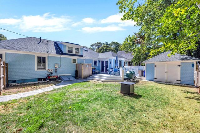 22 Bay View Avenue, Buzzards Bay, MA 02532
