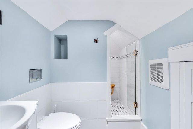 22 Bay View Avenue, Buzzards Bay, MA 02532