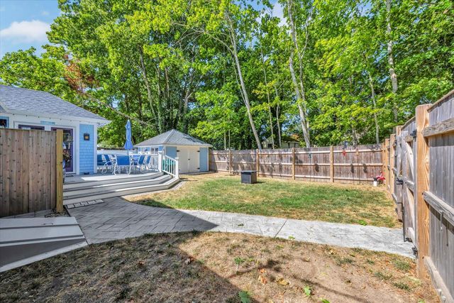22 Bay View Avenue, Buzzards Bay, MA 02532