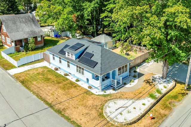 22 Bay View Avenue, Buzzards Bay, MA 02532