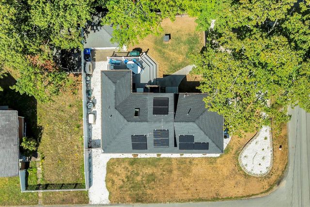 22 Bay View Avenue, Buzzards Bay, MA 02532