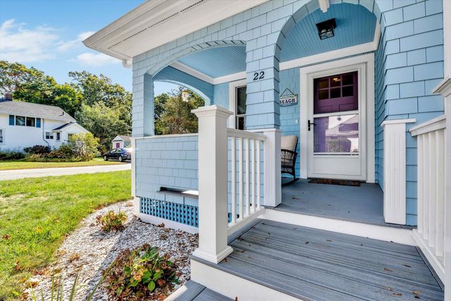 22 Bay View Avenue, Buzzards Bay, MA 02532