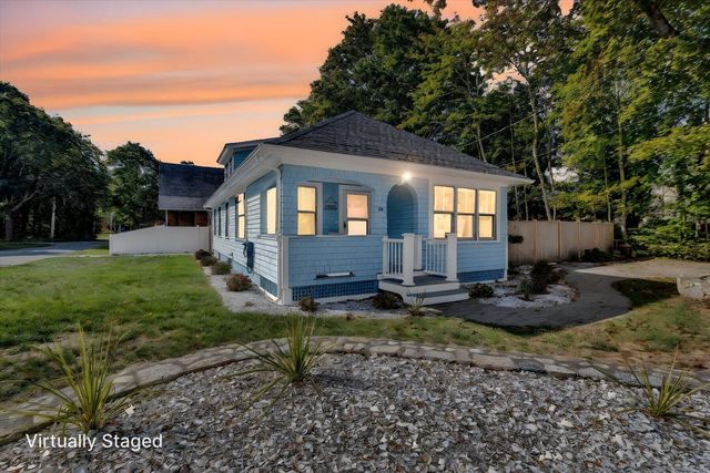 22 Bay View Avenue, Buzzards Bay, MA 02532