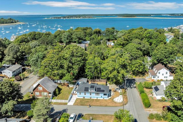 22 Bay View Avenue, Buzzards Bay, MA 02532