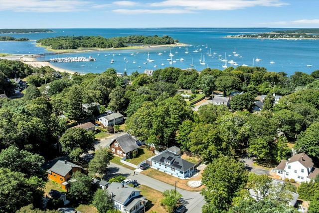 22 Bay View Avenue, Buzzards Bay, MA 02532