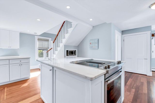 22 Bay View Avenue, Buzzards Bay, MA 02532