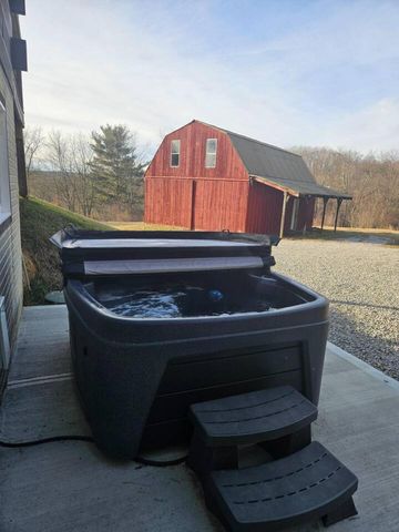 37462 Price Road, Logan, OH 43138