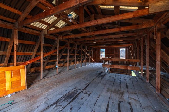 37462 Price Road, Logan, OH 43138