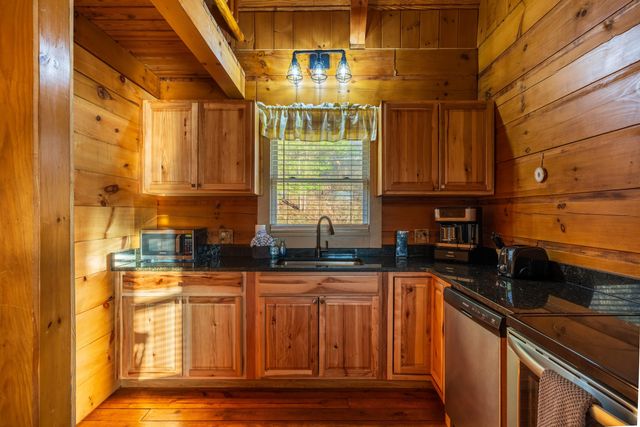 37462 Price Road, Logan, OH 43138