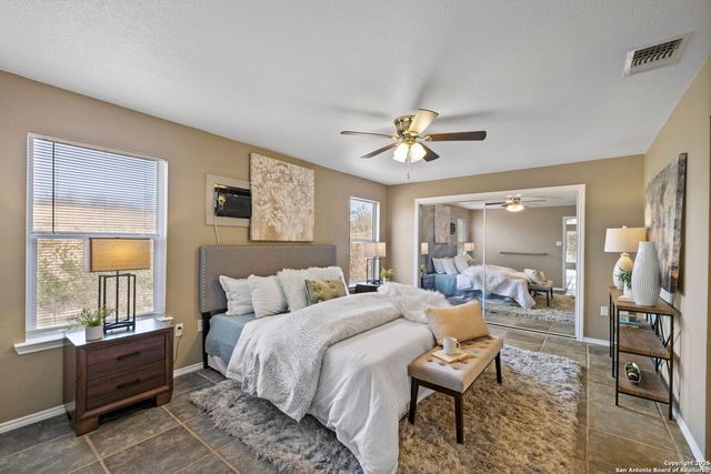405 COUNTY ROAD 6642, Devine, TX 78016
