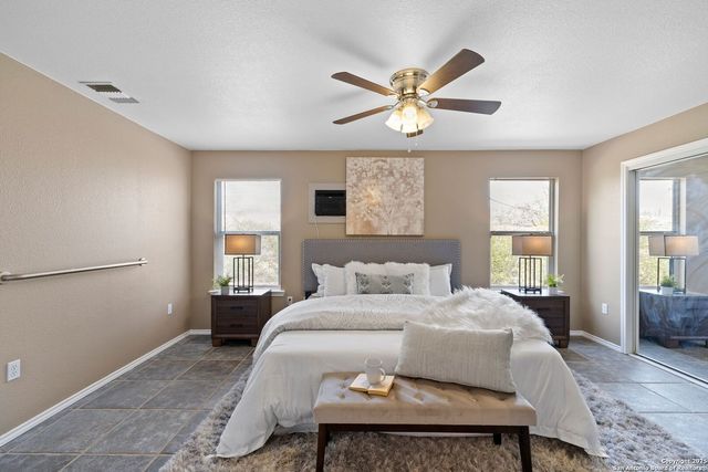 405 COUNTY ROAD 6642, Devine, TX 78016