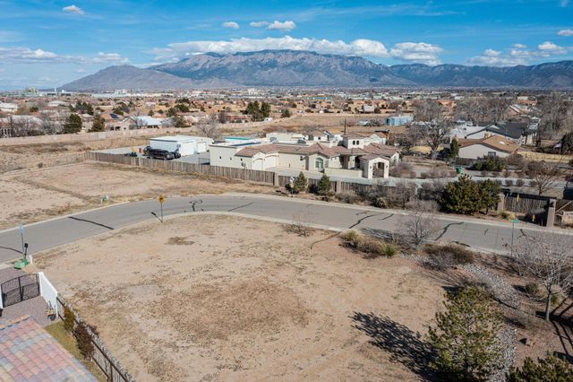 614 Kabrico Court NE, Albuquerque, NM 87113