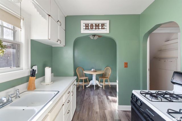 630 32ND Avenue, Rock Island, IL 61265