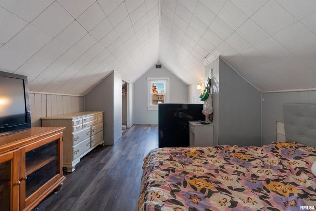 630 32ND Avenue, Rock Island, IL 61265