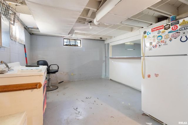 630 32ND Avenue, Rock Island, IL 61265