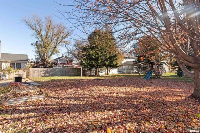 630 32ND Avenue, Rock Island, IL 61265