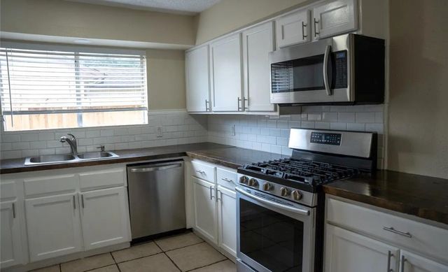 19526 Leaning Timbers Drive, Humble, TX 77346