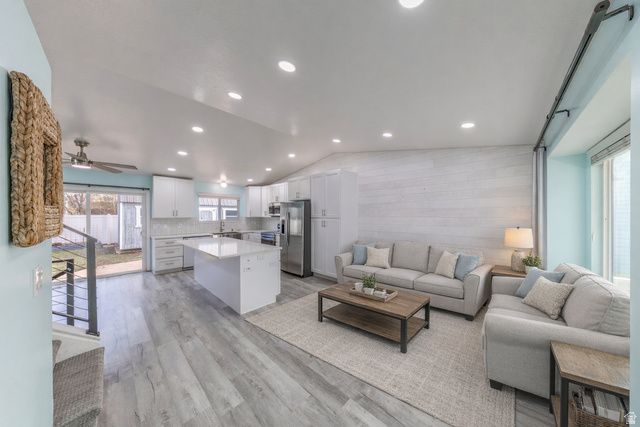 593 S 900 E, Layton, UT 84041