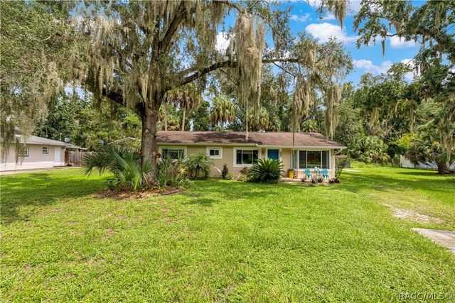 2021 NW 13th Avenue, Crystal River, FL 34428