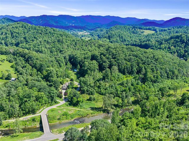 232 Langford Branch Road, Burnsville, NC 28714