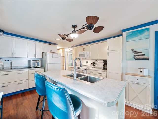 232 Langford Branch Road, Burnsville, NC 28714