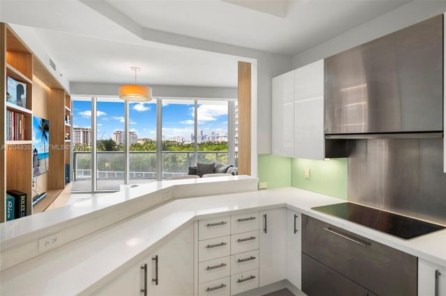 100 S Pointe Dr 501, Miami Beach, FL 33139