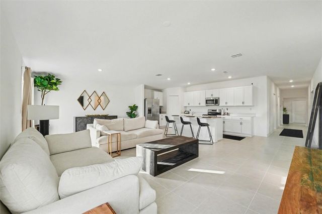 5023 BARNET DRIVE, Davenport, FL 33837