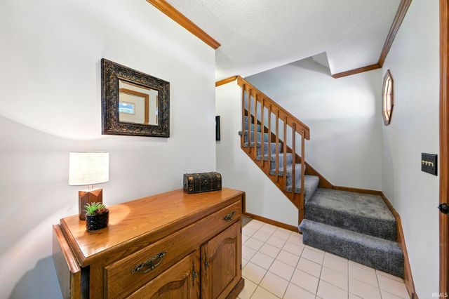 9708 Pioneer Trail, Leo, IN 46765