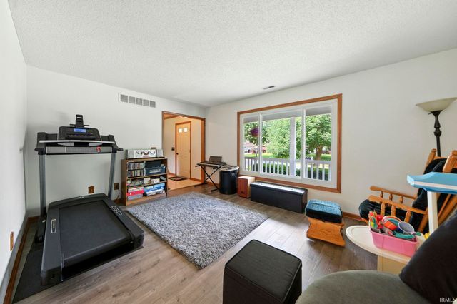 9708 Pioneer Trail, Leo, IN 46765