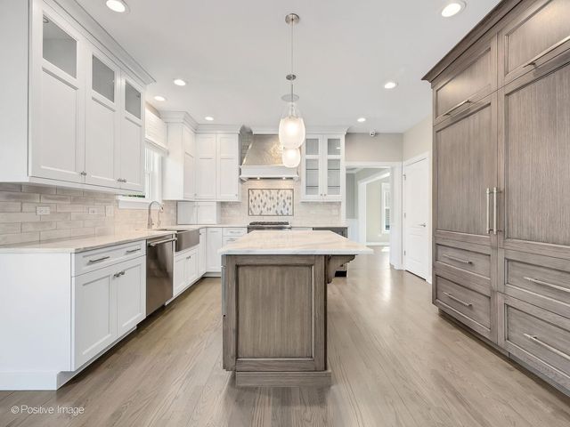 832 Bemis Road, Glen Ellyn, IL 60137