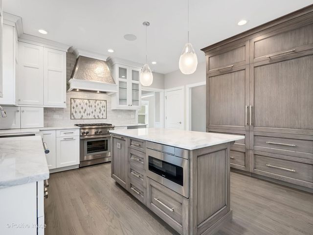 832 Bemis Road, Glen Ellyn, IL 60137