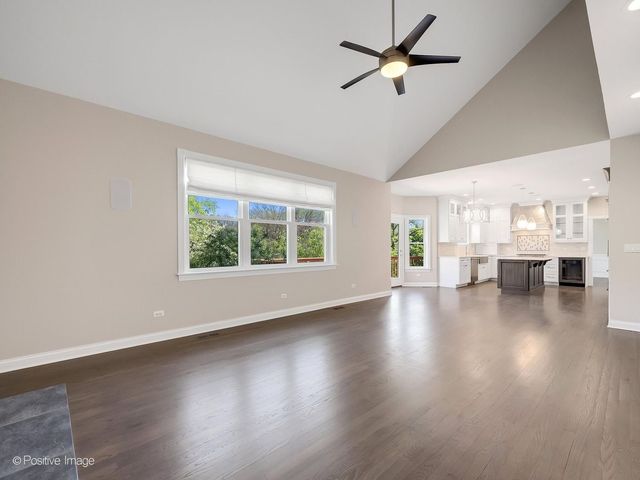 832 Bemis Road, Glen Ellyn, IL 60137