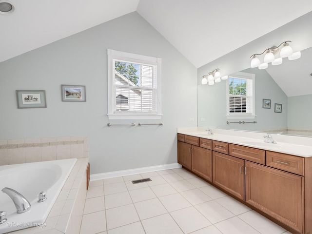 832 Bemis Road, Glen Ellyn, IL 60137