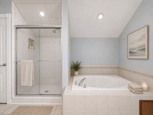 832 Bemis Road, Glen Ellyn, IL 60137