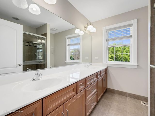 832 Bemis Road, Glen Ellyn, IL 60137