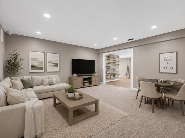 832 Bemis Road, Glen Ellyn, IL 60137